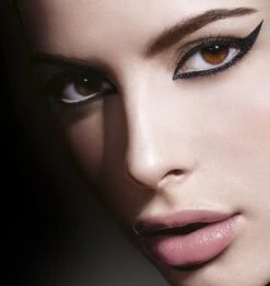 Maybelline Lasting Drama 24H Eyeliner - 4 Crushed Emerald 16 Maybelline Lasting Drama 24H Eyeliner - 4 Crushed Emerald -Hoogwaardige Cosmetica 1136x1200