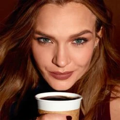 Maybelline SuperStay Matte Ink Lipstick - 260 Hazelnut Hypnotizer - Nude Lippenstift - 5 Ml 30 Maybelline SuperStay Matte Ink Lipstick - 260 Hazelnut Hypnotizer - Nude Lippenstift - 5 Ml -Hoogwaardige Cosmetica 1200x1200 169