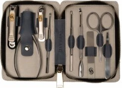 Skeraxo 8-delige Luxe Verschillende Tools - Professioneel Manicure Set & Pedicureset Met Nagelvijl & Nageltang – Behandeling Nagels En Huid 24 Skeraxo 8-delige Luxe Verschillende Tools - Professioneel Manicure Set & Pedicureset Met Nagelvijl & Nageltang – Behandeling Nagels En Huid -Hoogwaardige Cosmetica 1200x866