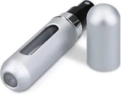 MaxedMore Navulbare Parfumverstuiver 5ml Rood/Licht Roze/ Oranje/Groen/ Blauw/ Grijs - 65 Keer Spraybare Parfum Verstuiver - Hervulbaar Tasverstuiver Voor Parfum - Meeneem Mini Geur Flesje Voor Op Reis - Lipstick Formaat Navulbaar Parfumflesje -Hoogwaardige Cosmetica 1200x928 1